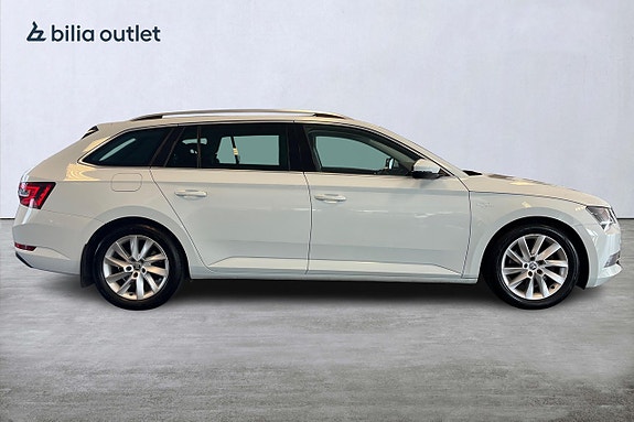 Skoda Superb 7 of 30