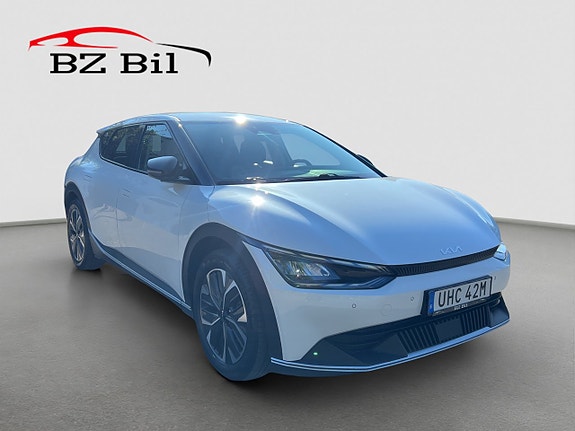 Kia EV6 8 of 24