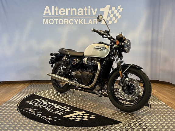 Triumph Bonneville T100 8 of 13