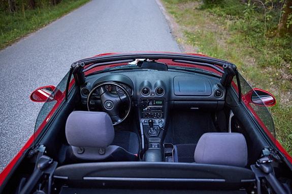 Mazda MX-5 4 of 10