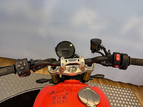 Triumph SPEED TWIN 1200 RS 12 of 14