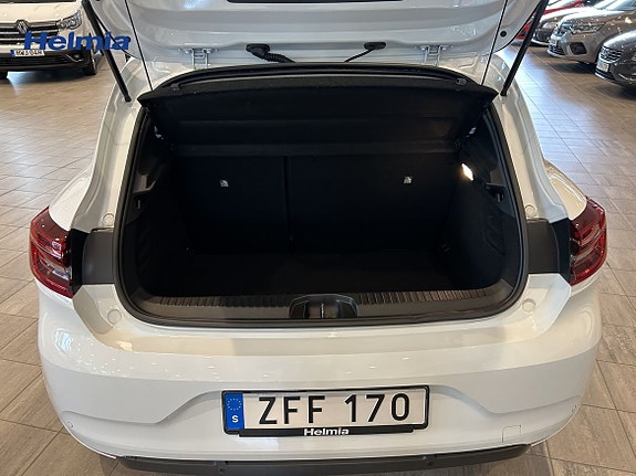 Renault Clio 13 of 16