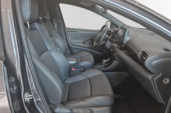 Toyota Yaris 6 of 10