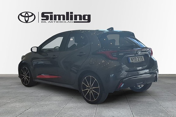 Toyota Yaris 2 of 10