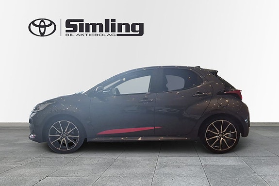 Toyota Yaris 3 of 10