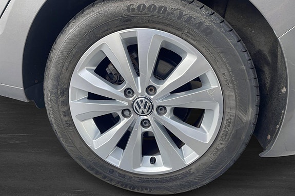 Volkswagen Golf Sportsvan 5 of 10