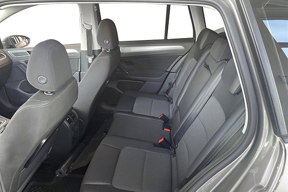 Volkswagen Golf Sportsvan 9 of 10