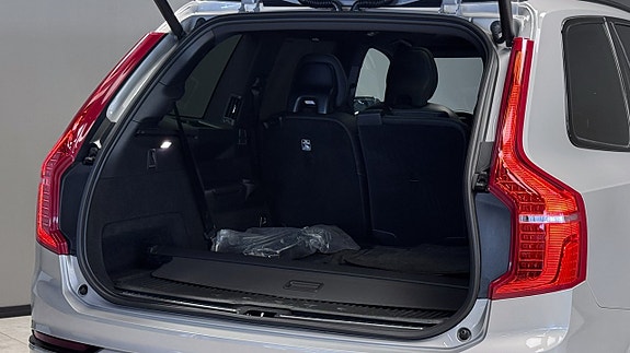 Volvo XC90 18 of 26