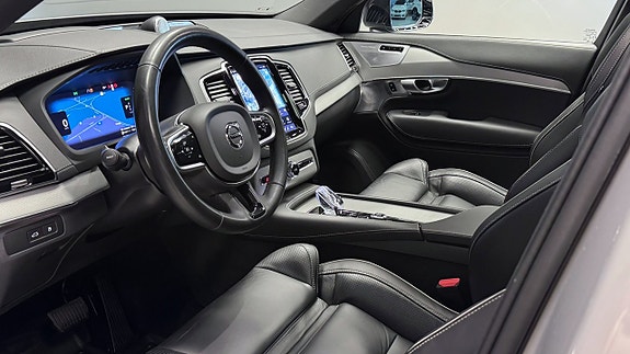 Volvo XC90 6 of 26