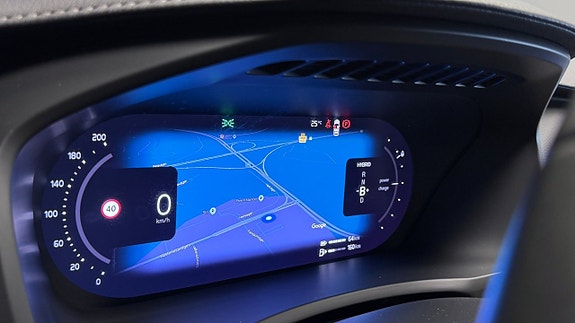 Volvo XC90 15 of 26