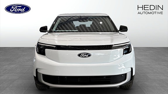 Ford Explorer 8 of 10