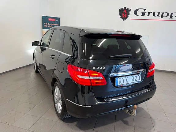 Mercedes-Benz B200 10 of 20