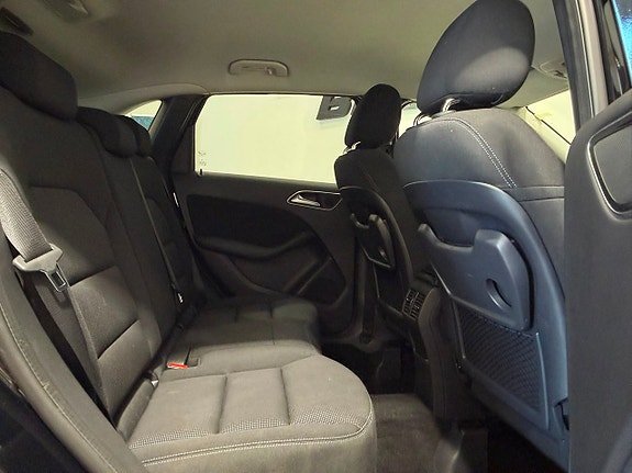 Mercedes-Benz B200 12 of 20