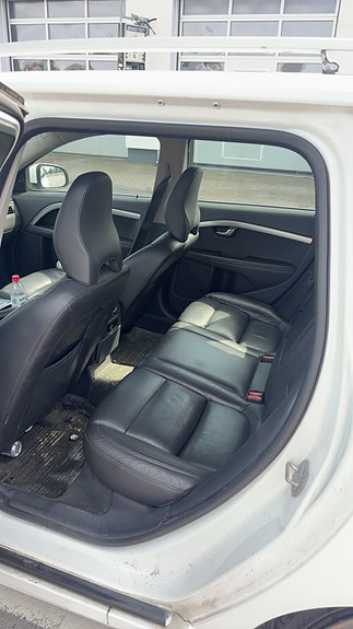 Volvo V70 5 of 7