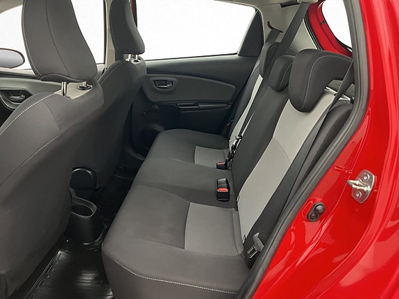 Toyota Yaris 13 of 22