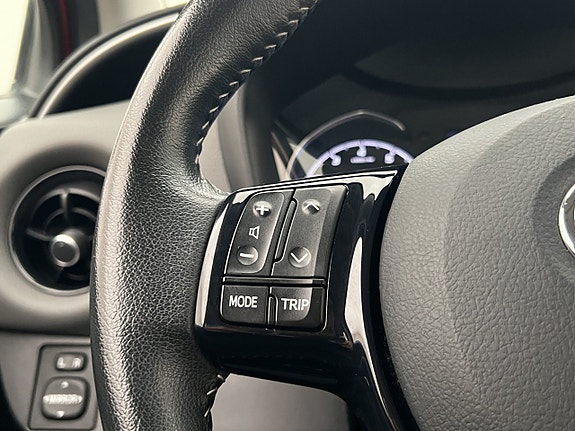 Toyota Yaris 14 of 22