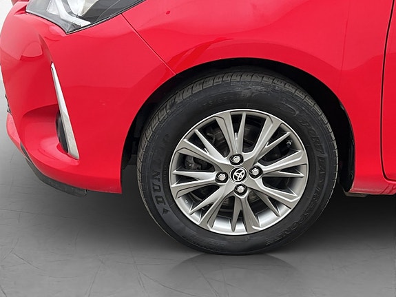Toyota Yaris 19 of 22