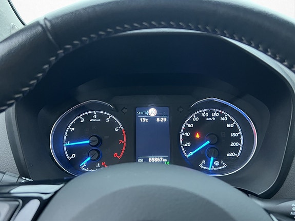 Toyota Yaris 15 of 22