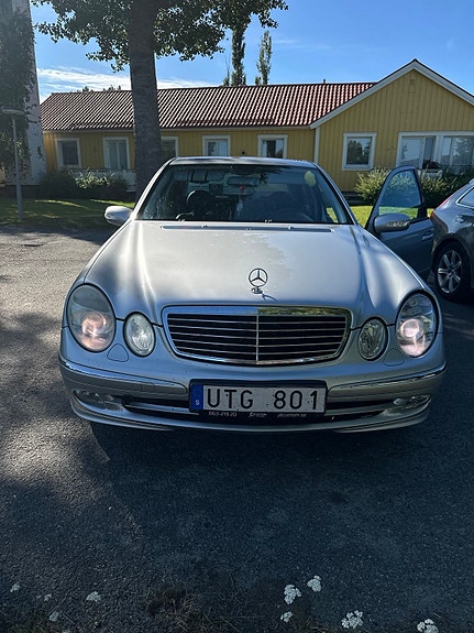 Mercedes-Benz E240 3 of 3