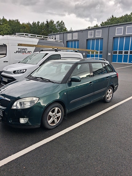 Skoda Fabia 2 of 6