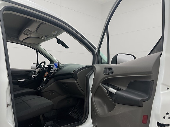 Ford Transit Connect 27 of 30