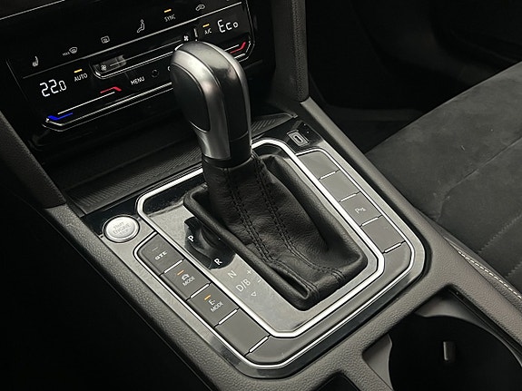Volkswagen Passat 23 of 26