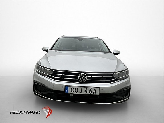Volkswagen Passat 2 of 26