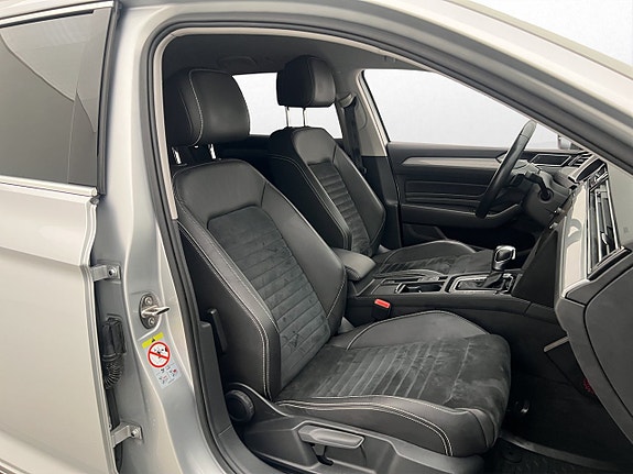 Volkswagen Passat 11 of 26