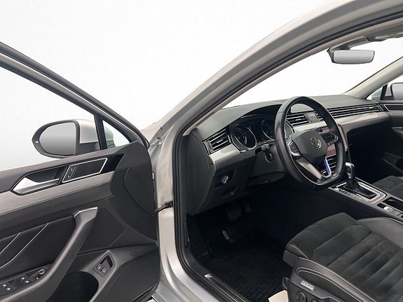 Volkswagen Passat 8 of 26