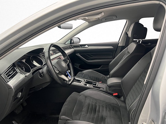 Volkswagen Passat 9 of 26