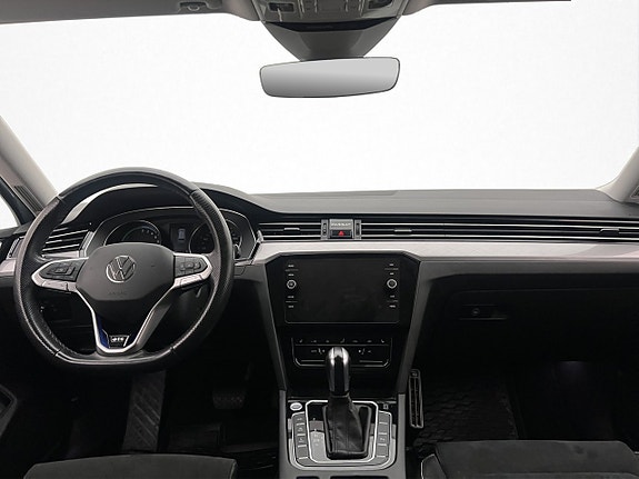 Volkswagen Passat 14 of 26