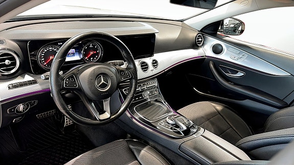 Mercedes-Benz E220 d 2 of 14