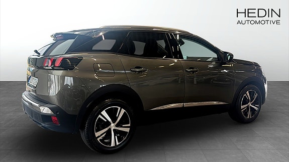 Peugeot 3008 2 of 9