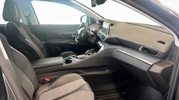 Peugeot 3008 3 of 9
