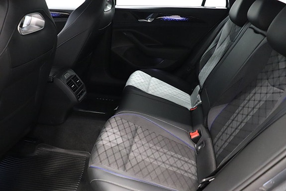 Volkswagen Passat 8 of 11