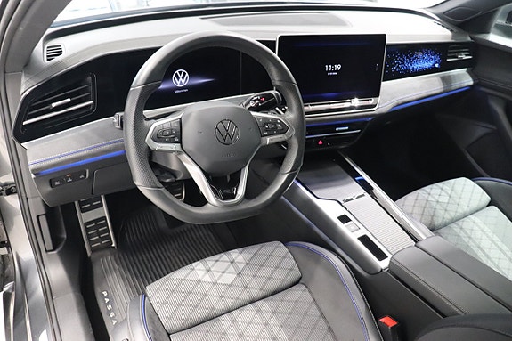 Volkswagen Passat 9 of 11