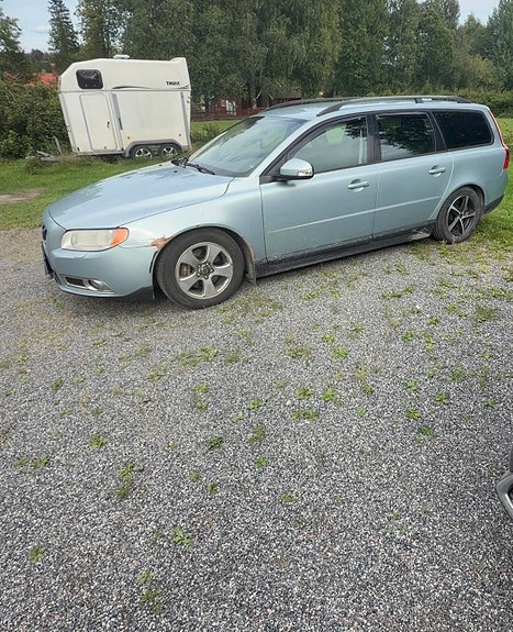 Volvo V70 3 of 8