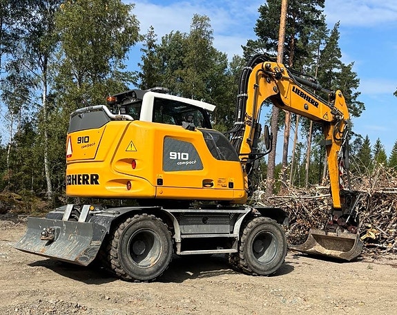 Liebherr A 910 Compact 2021 4135 timmar 2 of 7