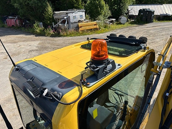 Komatsu PC 210 LC-11 21 of 24