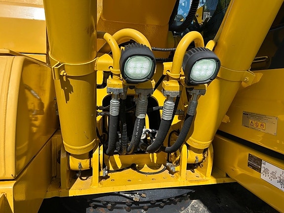 Komatsu PC 210 LC-11 10 of 24