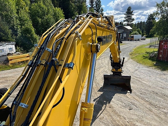 Komatsu PC 210 LC-11 23 of 24