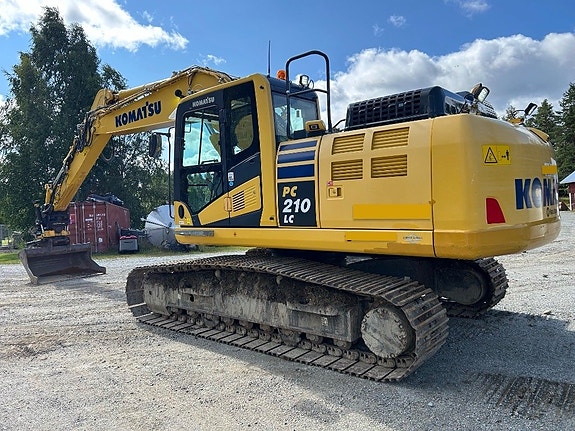 Komatsu PC 210 LC-11 2 of 24