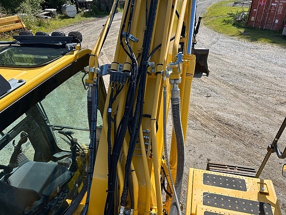 Komatsu PC 210 LC-11 24 of 24
