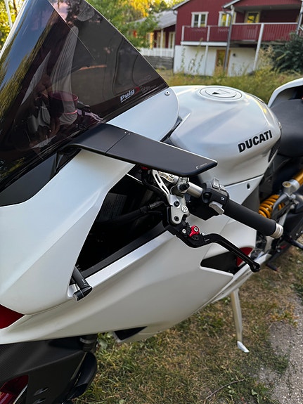 Ducati Panigale V2 955 8 of 27