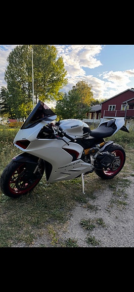 Ducati Panigale V2 955 2 of 27