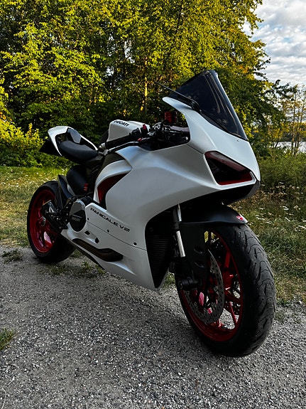 Ducati Panigale V2 955 5 of 27