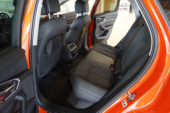 Audi Q8 e-tron 6 of 15