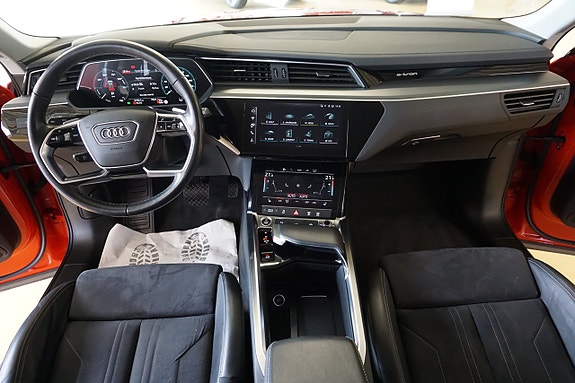 Audi Q8 e-tron 9 of 15