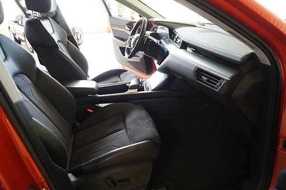 Audi Q8 e-tron 3 of 15