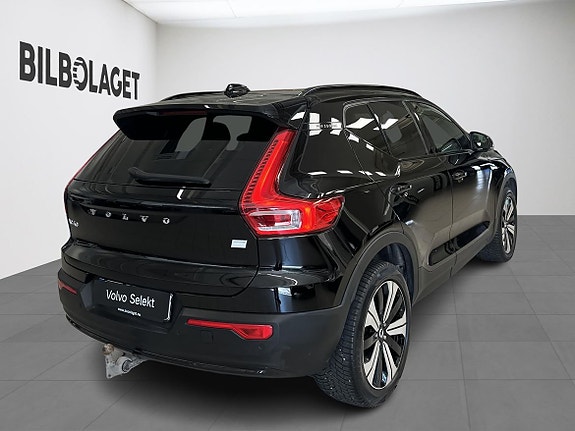 Volvo XC40 4 of 9